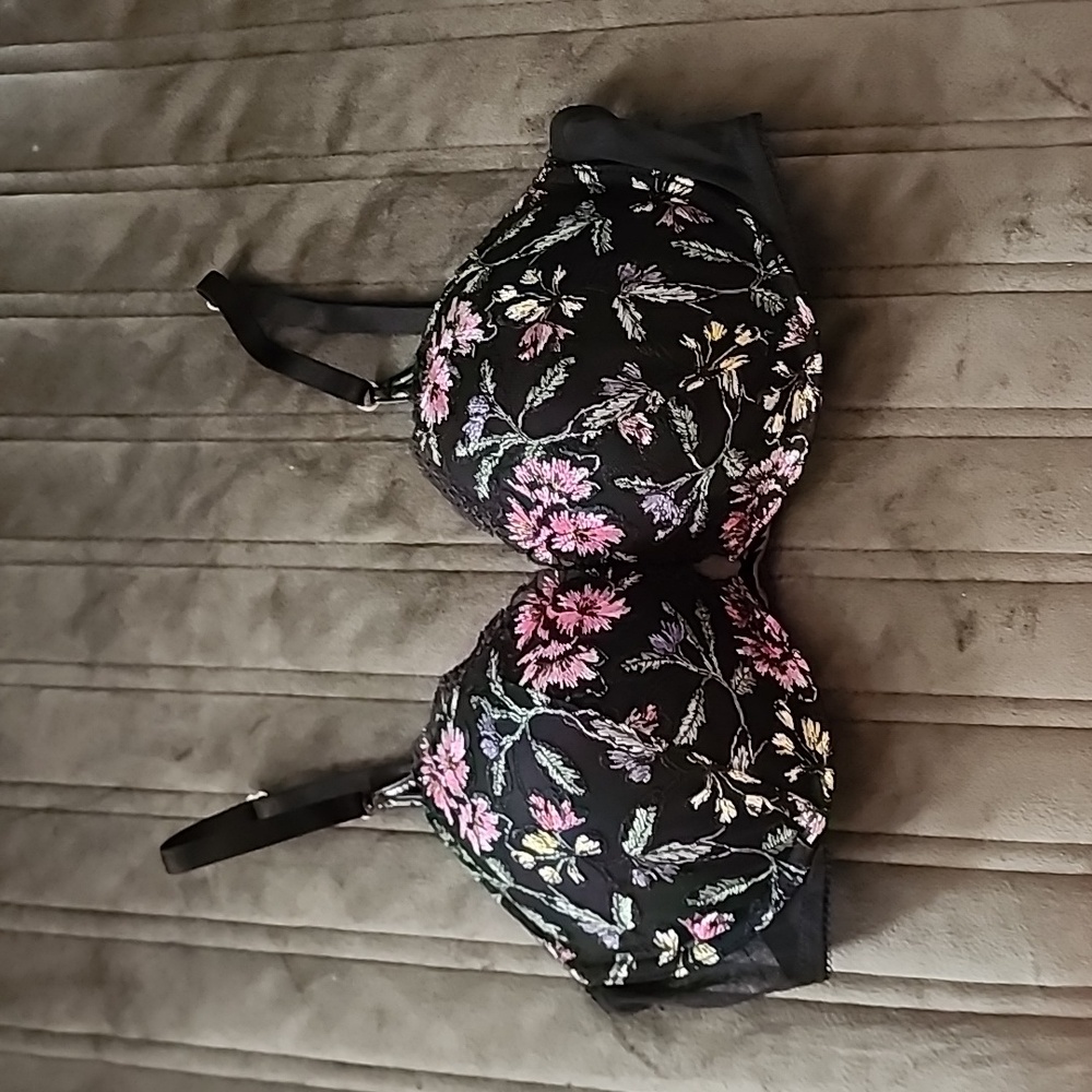 Black and floral victoria secret bra